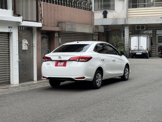 ★僅一年新古車~原廠4年12萬公里保固中，升級倒車顯影/CARPLAY，認證車原鈑件，防滑.9氣囊.胎壓偵測，可全額貸★  第2張相片