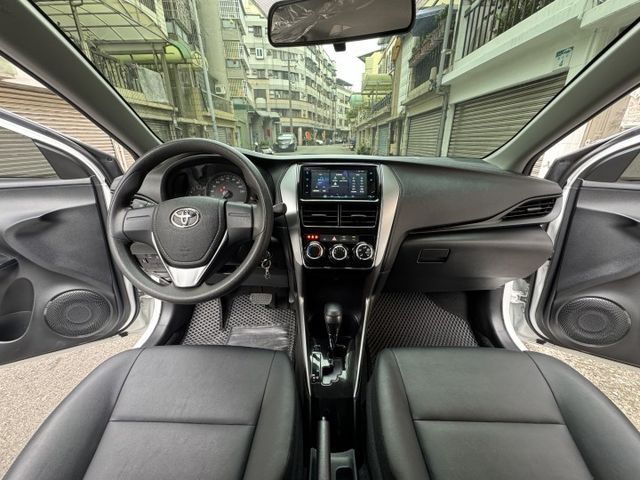 ★僅一年新古車~原廠4年12萬公里保固中，升級倒車顯影/CARPLAY，認證車原鈑件，防滑.9氣囊.胎壓偵測，可全額貸★  第5張相片