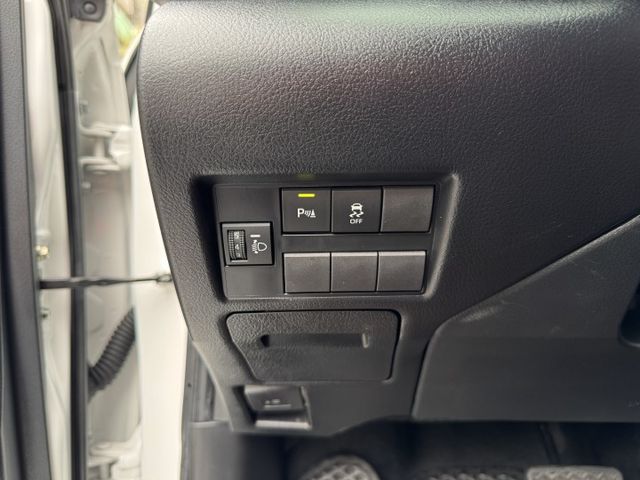 ★僅一年新古車~原廠4年12萬公里保固中，升級倒車顯影/CARPLAY，認證車原鈑件，防滑.9氣囊.胎壓偵測，可全額貸★  第8張相片