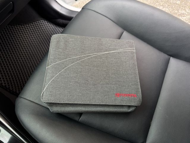 ★僅一年新古車~原廠4年12萬公里保固中，升級倒車顯影/CARPLAY，認證車原鈑件，防滑.9氣囊.胎壓偵測，可全額貸★  第11張相片