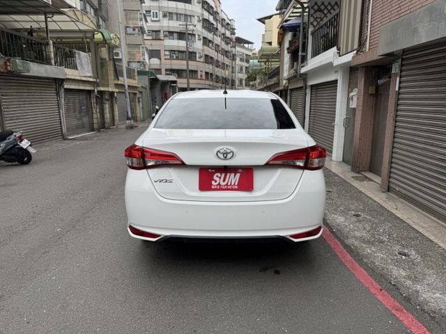 ★僅一年新古車~原廠4年12萬公里保固中，升級倒車顯影/CARPLAY，認證車原鈑件，防滑.9氣囊.胎壓偵測，可全額貸★  第13張相片