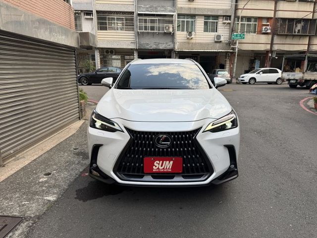 ★全新改款高階豪華版有雙電動椅/電尾門~原鈑件認證車，IKEY.盲點.ACC.車道維持.CARPLAY，原廠保固中★  第18張相片