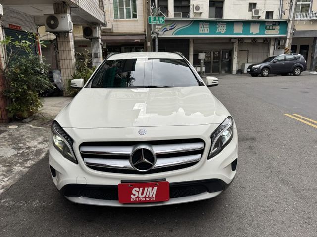 ★最美白色系價格最保值~IKEY.電尾門.電動椅.自動停車.AEB.換檔撥片.魚眼HID，認證車原鈑件，可全額貸款★  第15張相片