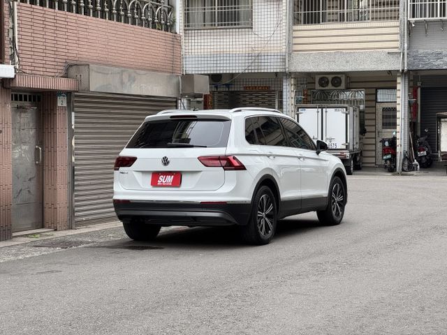 ★1.4渦輪最頂級Elengane版有環景/自動停車/換檔撥片/LV2~認證車原鈑件，IKEY.盲點.電尾門.電動椅★  第2張相片