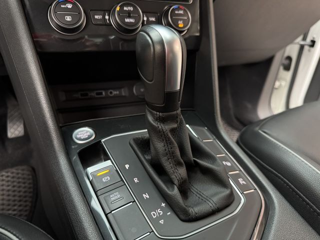 ★1.4渦輪最頂級Elengane版有環景/自動停車/換檔撥片/LV2~認證車原鈑件，IKEY.盲點.電尾門.電動椅★  第16張相片