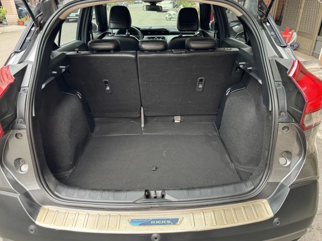 ★本月特惠車~有認證+原鈑件才安心，IKEY.定速.車道偏移.6氣囊.CARPLAY導航.防滑系統，可全額貸款★  第15張相片