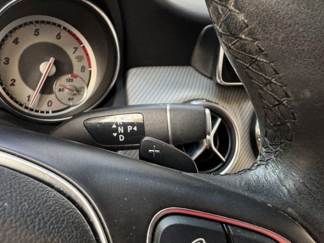 ★超美總代理GLA180+升級CARPLAY~內裝外觀媲美新車，IKEY.電尾門.電動椅.換檔撥片.HID，認證車原鈑★  第11張相片