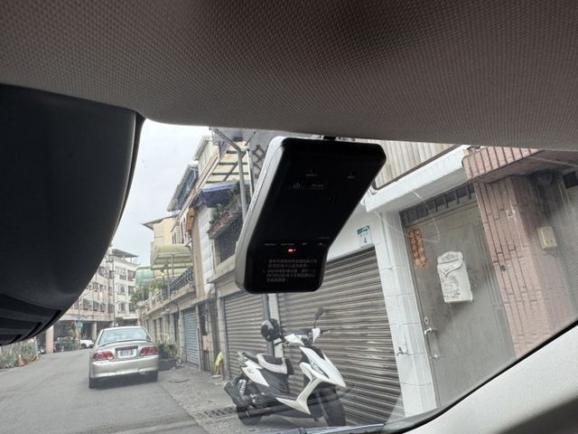 ★秒殺價超級美車1.5渦輪安全運動版~僅跑9萬，ACC.車道偏移.盲點.導航.倒車顯影.記憶電動椅.LED，認證車原鈑★  第7張相片