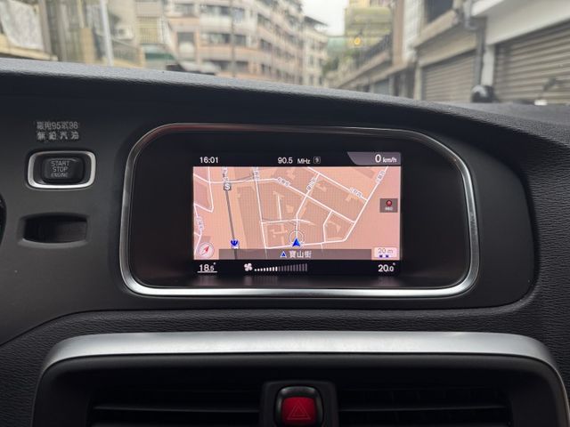 ★秒殺價超級美車1.5渦輪安全運動版~僅跑9萬，ACC.車道偏移.盲點.導航.倒車顯影.記憶電動椅.LED，認證車原鈑★  第12張相片