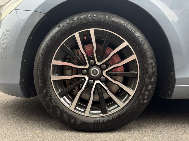 ★秒殺價超級美車1.5渦輪安全運動版~僅跑9萬，ACC.車道偏移.盲點.導航.倒車顯影.記憶電動椅.LED，認證車原鈑★  第19張相片