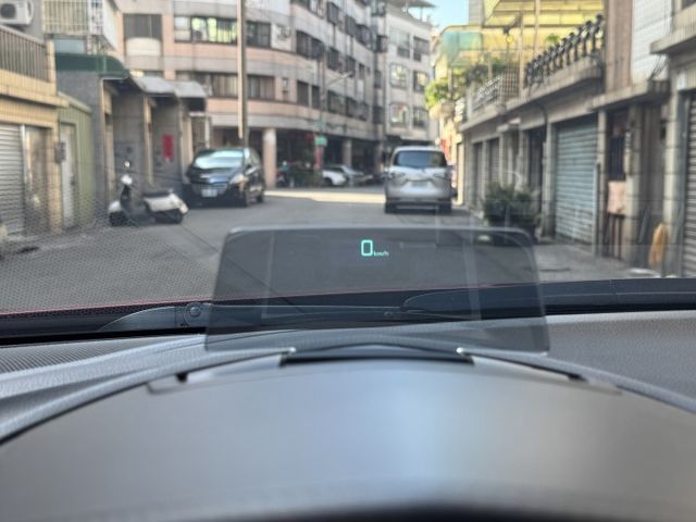 ★稀有4D頂級版有盲點/IKEY/HUD/換檔撥片/HID頭燈~僅跑6萬超低里程，認證車原鈑件，可全額貸款★  第8張相片