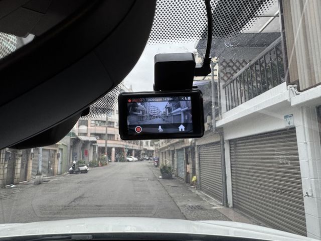 ★年底車2016年領牌~全新大改款1.5渦輪，省油低稅大動能，IKEY.雙電動椅.電尾門.倒車顯影，認證車原鈑，可全貸★  第8張相片