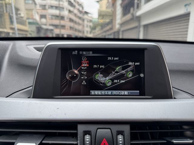 ★年底車2016年領牌~全新大改款1.5渦輪，省油低稅大動能，IKEY.雙電動椅.電尾門.倒車顯影，認證車原鈑，可全貸★  第13張相片