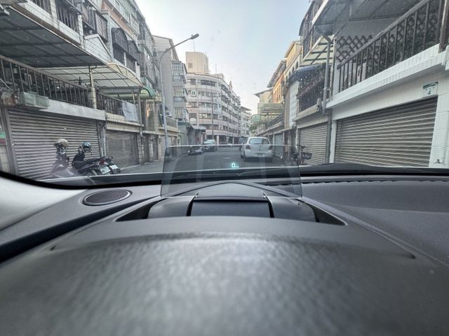 ★最美白色頂級版~僅跑8萬多里程跑少，天窗.IKEY.HUD.盲點.定速.LED.6氣囊，認證車原鈑件，可全額貸款★  第7張相片