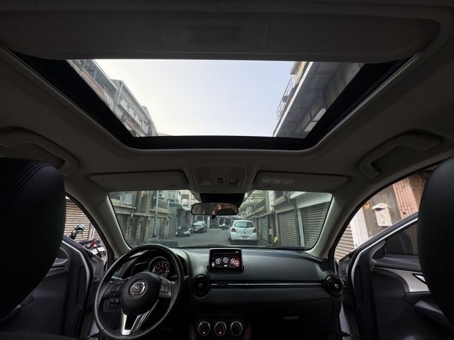 ★最美白色頂級版~僅跑8萬多里程跑少，天窗.IKEY.HUD.盲點.定速.LED.6氣囊，認證車原鈑件，可全額貸款★  第15張相片