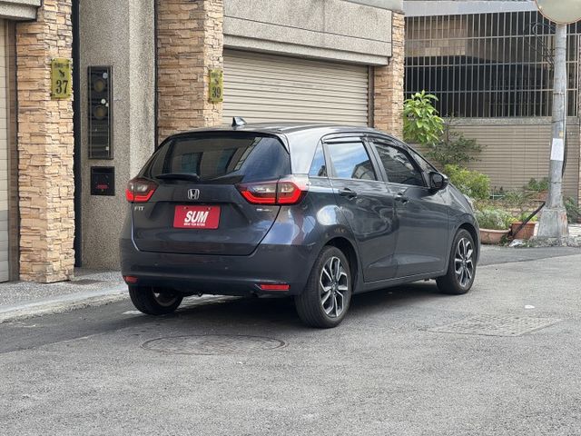 ★油電版未滿一年車~現省20萬元，IKEY.摸門解鎖.LV2.盲點.LED.CARPLAY導航，認證車原鈑件，可全額貸★  第2張相片