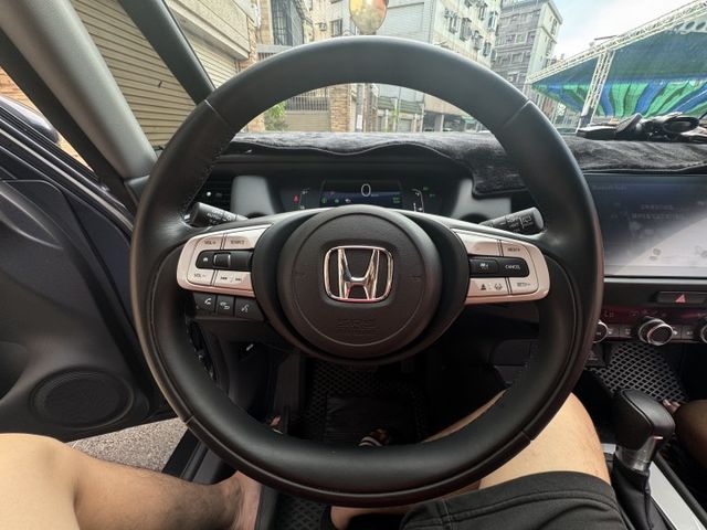 ★油電版未滿一年車~現省20萬元，IKEY.摸門解鎖.LV2.盲點.LED.CARPLAY導航，認證車原鈑件，可全額貸★  第9張相片