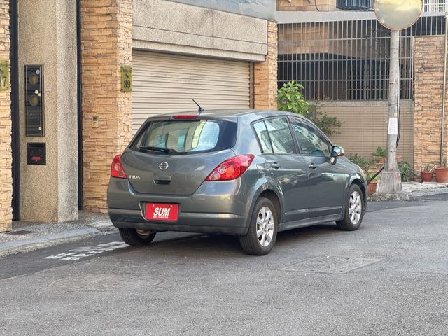 ★大特價超美五門掀背車~里程跑少，認證車原鈑件，內裝外觀都很美/四顆輪胎也很新喔，比較後就知優惠，可全額貸款★  第2張相片