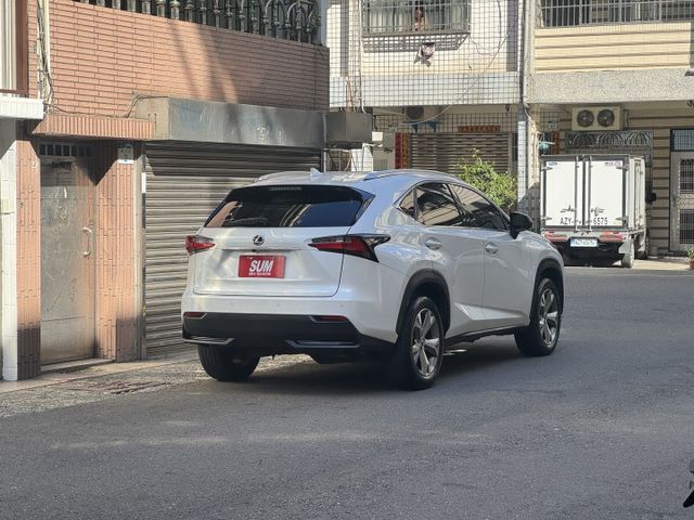 ★特價中大電池已更換~頂級版有後座電動椅/導航+升級FSPORT車頭，里程跑少，IKEY.雙電動椅.電尾，認證車原鈑件★  第2張相片