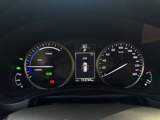 ★特價中大電池已更換~頂級版有後座電動椅/導航+升級FSPORT車頭，里程跑少，IKEY.雙電動椅.電尾，認證車原鈑件★  第7張相片