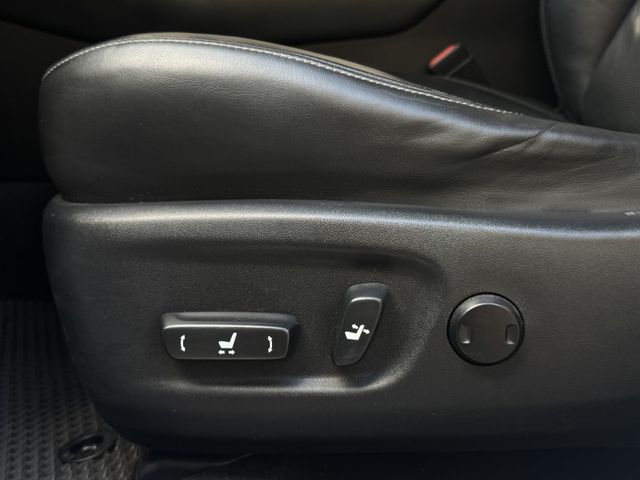 ★特價中大電池已更換~頂級版有後座電動椅/導航+升級FSPORT車頭，里程跑少，IKEY.雙電動椅.電尾，認證車原鈑件★  第10張相片
