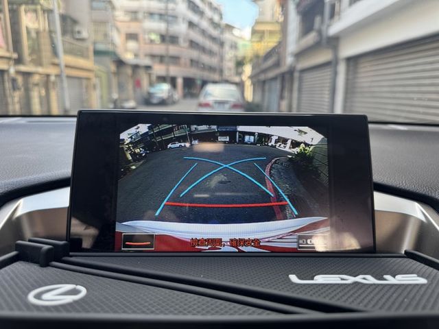 ★特價中大電池已更換~頂級版有後座電動椅/導航+升級FSPORT車頭，里程跑少，IKEY.雙電動椅.電尾，認證車原鈑件★  第18張相片