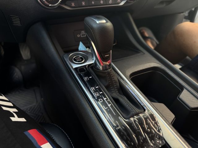★新車試乘車稀有釋出~尊爵版僅跑6千，認證車原鈑件，IKEY.ACC.環景影像.盲點.LED.CARPLAY，原廠保固★  第15張相片