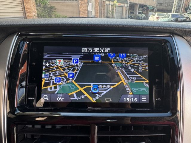 ★原廠精裝影音版~升級10萬配件免費送，僅跑5萬多公里，認證車原鈑件，導航.HUD.前雷達.CARPLAY.行車紀錄器★  第11張相片