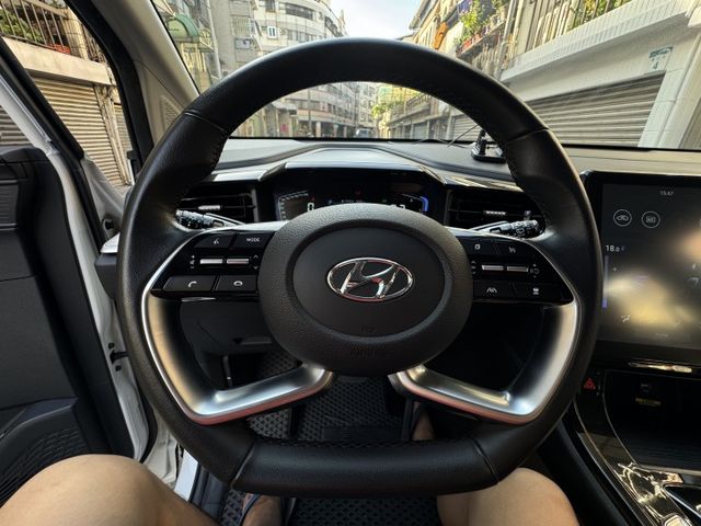 ★七人旗艦版~下殺全台最低價，認證車原鈑件，全景天窗.環景影像.LV2.電動滑門.盲點.CARPLAY，原廠保固可全貸★  第10張相片