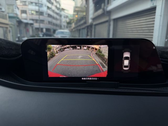 ★大特價全新大改款4D頂級版~認證車原鈑件，IKEY.LV2.盲點.LED.CARPLAY導航.倒車顯影，可全額貸款★  第12張相片