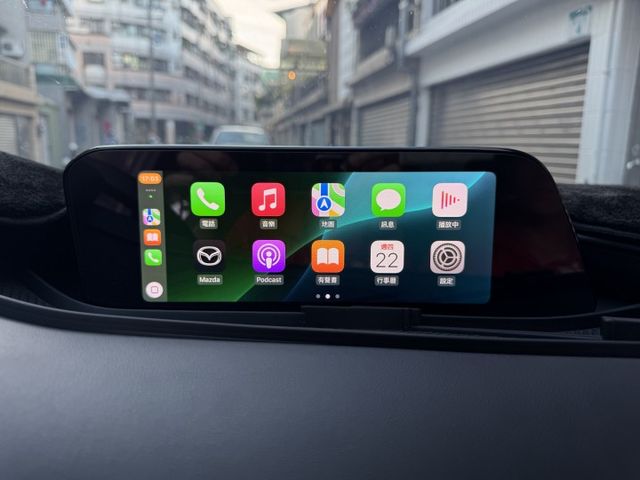 ★大特價全新大改款4D頂級版~認證車原鈑件，IKEY.LV2.盲點.LED.CARPLAY導航.倒車顯影，可全額貸款★  第14張相片