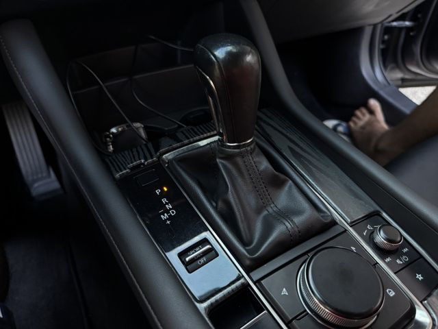 ★大特價全新大改款4D頂級版~認證車原鈑件，IKEY.LV2.盲點.LED.CARPLAY導航.倒車顯影，可全額貸款★  第15張相片