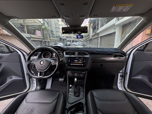 ★1.4最頂級Elengane版才有360環景/Lv2系統/自動停車，本月特惠車/最美白色~省油低稅渦輪動能★  第6張相片