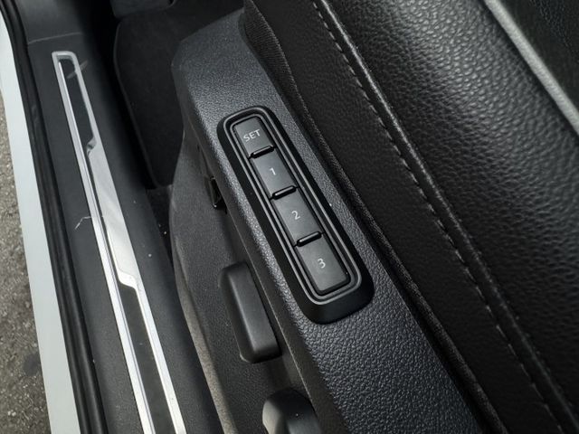 ★1.4最頂級Elengane版才有360環景/Lv2系統/自動停車，本月特惠車/最美白色~省油低稅渦輪動能★  第17張相片
