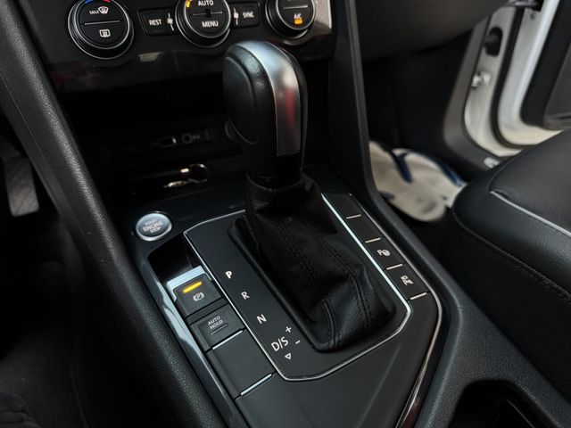 ★1.4最頂級Elengane版才有360環景/Lv2系統/自動停車，本月特惠車/最美白色~省油低稅渦輪動能★  第19張相片