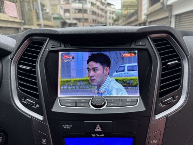 ★小改款最高階4WD領袖版僅跑4萬低里程附原廠紀錄~選配後座雙螢幕/三排座椅/電視/側踏板，全車內外美到不可思議★  第11張相片
