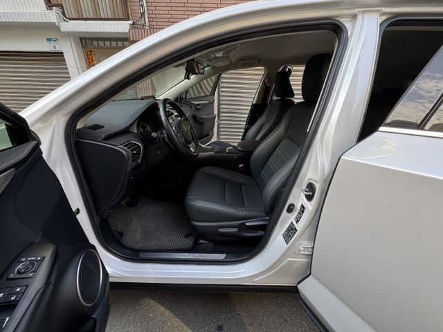 ★大特價最美白色系~完善原廠保養紀錄，IKEY.ACC.車道維持.盲點.LED頭燈.CARPLAY導航，認證車原鈑件★  第3張相片