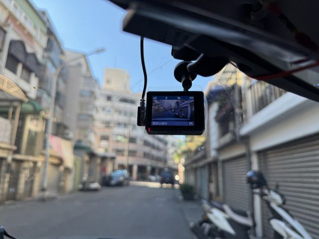★稀有1.6 SPORT版+升級數萬選配~原鈑件，IKEY.導航.CARPLAY.換檔撥片.6氣囊.胎壓.HUD.防滑★  第6張相片