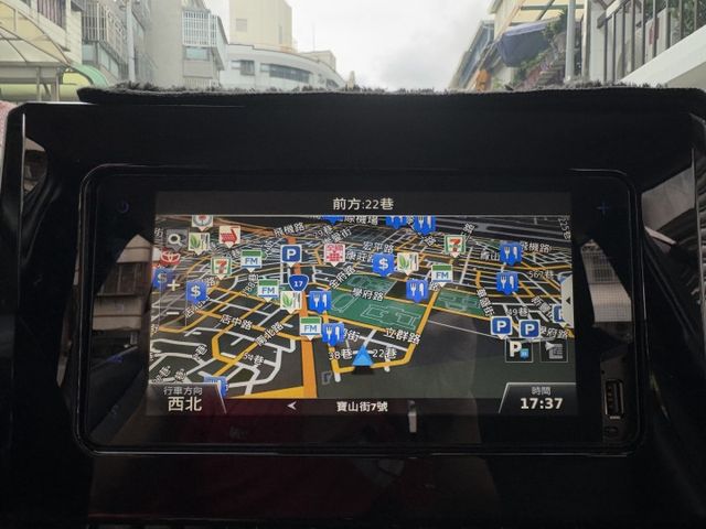 ★大特價豪華版+升級10萬精裝特仕~認證車原鈑，IKEY.LV2.導航.CARPLAY.前雷達.HUD.LED，可全貸★  第11張相片