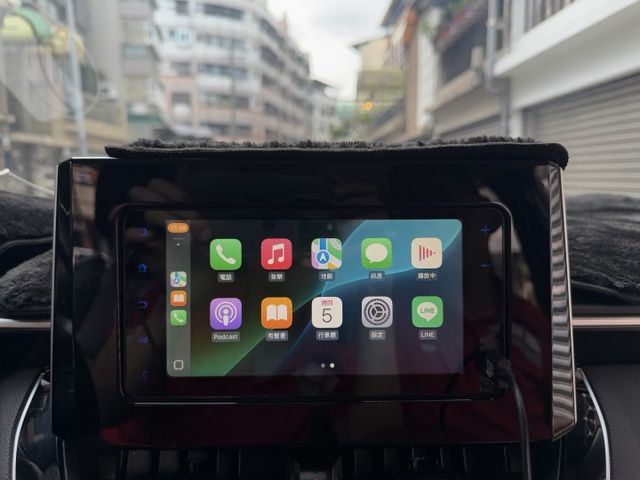 ★大特價豪華版+升級10萬精裝特仕~認證車原鈑，IKEY.LV2.導航.CARPLAY.前雷達.HUD.LED，可全貸★  第13張相片