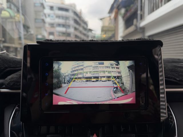 ★大特價豪華版+升級10萬精裝特仕~認證車原鈑，IKEY.LV2.導航.CARPLAY.前雷達.HUD.LED，可全貸★  第14張相片