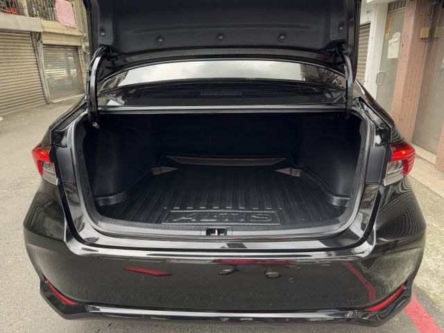 ★大特價豪華版+升級10萬精裝特仕~認證車原鈑，IKEY.LV2.導航.CARPLAY.前雷達.HUD.LED，可全貸★  第17張相片