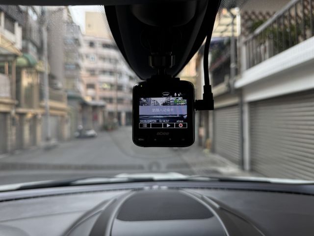 ★年底車2015年領牌~1.6渦輪頂級時尚經典版 ，僅跑6萬多，全景天窗.電尾門.倒車顯影，認證車原鈑，全原廠保養紀錄★  第6張相片