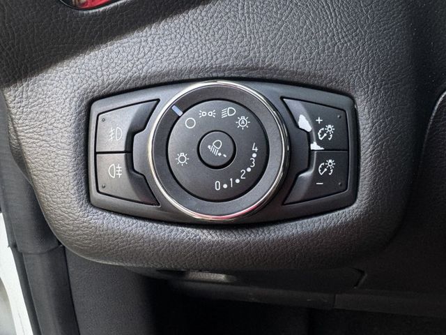 ★年底車2015年領牌~1.6渦輪頂級時尚經典版 ，僅跑6萬多，全景天窗.電尾門.倒車顯影，認證車原鈑，全原廠保養紀錄★  第12張相片