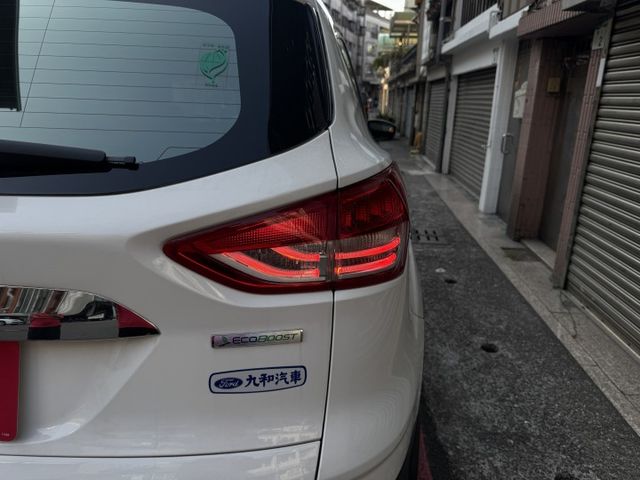 ★年底車2015年領牌~1.6渦輪頂級時尚經典版 ，僅跑6萬多，全景天窗.電尾門.倒車顯影，認證車原鈑，全原廠保養紀錄★  第18張相片