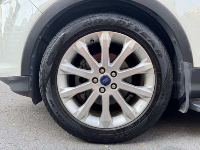 ★年底車2015年領牌~1.6渦輪頂級時尚經典版 ，僅跑6萬多，全景天窗.電尾門.倒車顯影，認證車原鈑，全原廠保養紀錄★  第20張相片