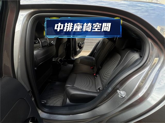 ★特價全新改款19年式新車頭~僅跑5萬多，認證車原鈑件，IKEY.CARPLAY導航.倒車顯影.電動椅.LED，可全貸★  第4張相片