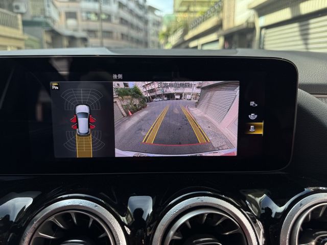 ★高規豪華版現折新車70萬~認證車原鈑件，IKEY.LV2.腳踢尾門.雙電動椅.盲點.自動停車.LED頭燈，可全額貸款★  第13張相片