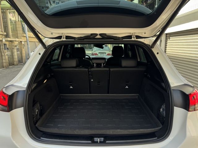 ★高規豪華版現折新車70萬~認證車原鈑件，IKEY.LV2.腳踢尾門.雙電動椅.盲點.自動停車.LED頭燈，可全額貸款★  第17張相片
