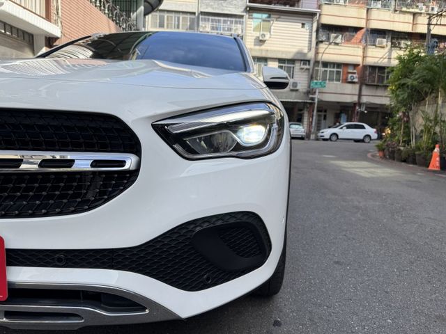 ★高規豪華版現折新車70萬~認證車原鈑件，IKEY.LV2.腳踢尾門.雙電動椅.盲點.自動停車.LED頭燈，可全額貸款★  第20張相片